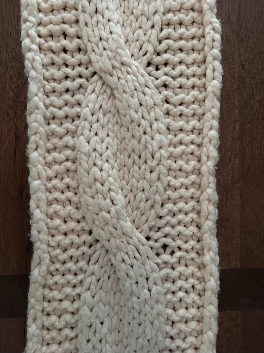 Crate & Barrel Cozy Knit Ivory Chunky Cable Knit Table Runner ~144